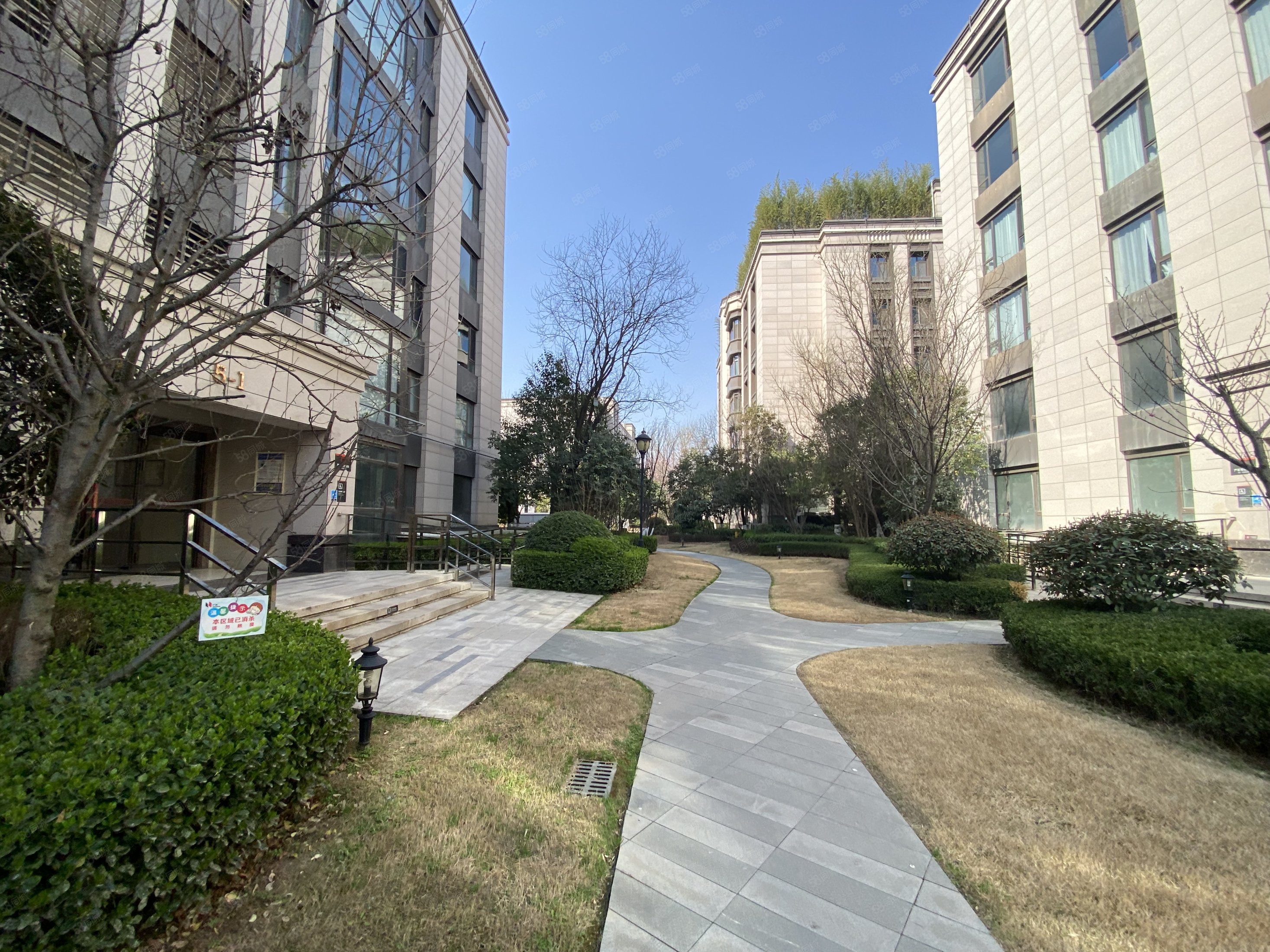 南湖玖號院3室2厅2卫161.6㎡南北600万