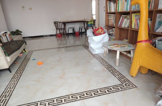 文轩一河之隔龙湾电梯房边户3室精装随时看房