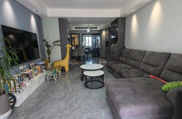 宝龙名仕豪庭4室2厅123㎡135万二手房图片