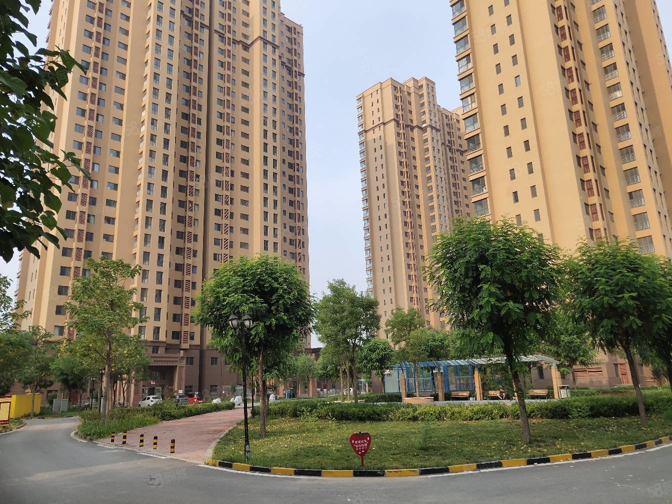 诗锦苑三居 单价8500 毛坯 看房的约起来!