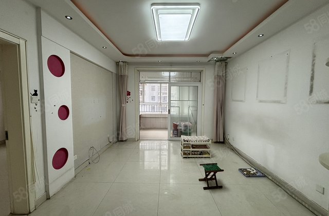 商品房带车位和储!还有套114平86 可参考!颐馨园鸿顺花园