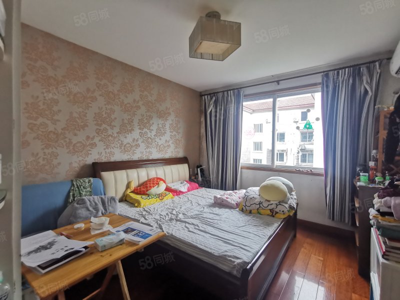 丹桂公寓绿城城西早一批项目,满五年,小区中间位置,楼层好