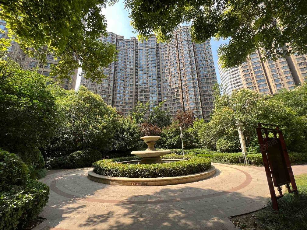 新上新区万达开元壹号精装3室117万家具家电齐