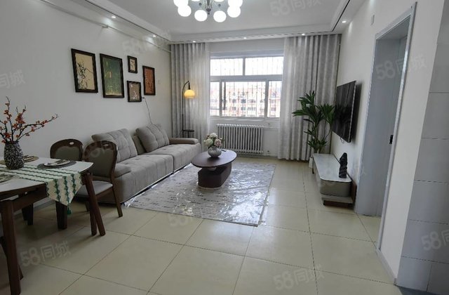 阳光      ，单价三千多精装修三室。停车方便