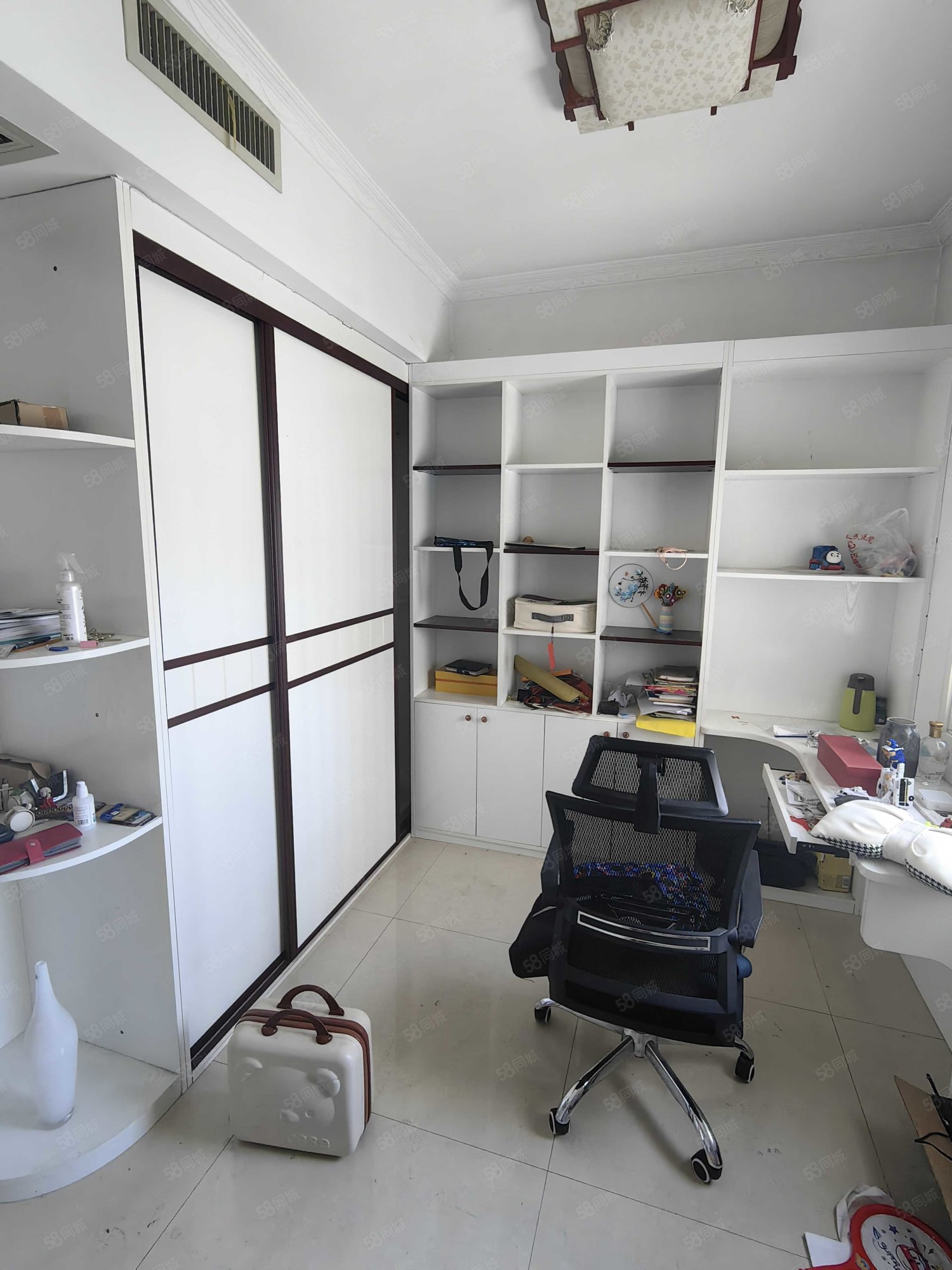 丽阳春都3室2厅2卫132.46㎡南79万