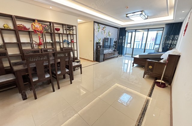 抢百合，集美一品精装修三室两卫好楼层采光很好全明户型南北通透