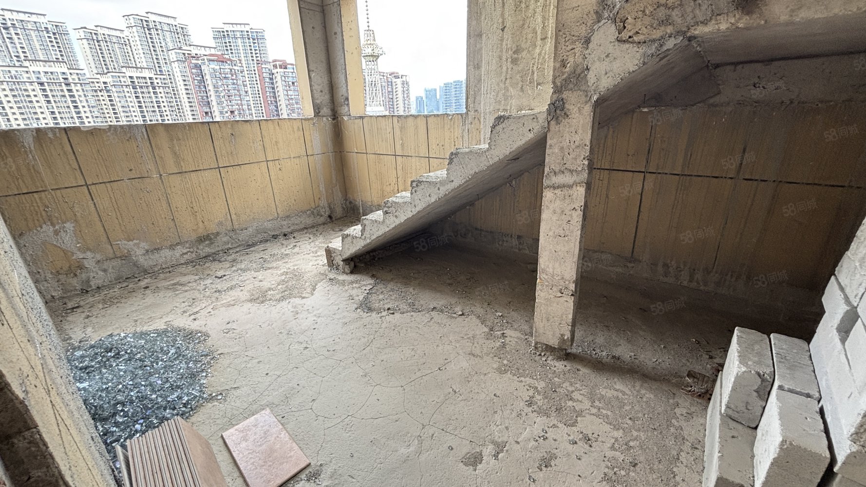 秀江印象7室2厅2卫270㎡南北150万