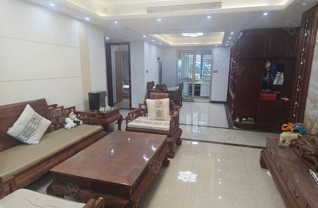 急售东昌路公园北邻大润发旁中央丽都孝心一层送车位地下室走一手