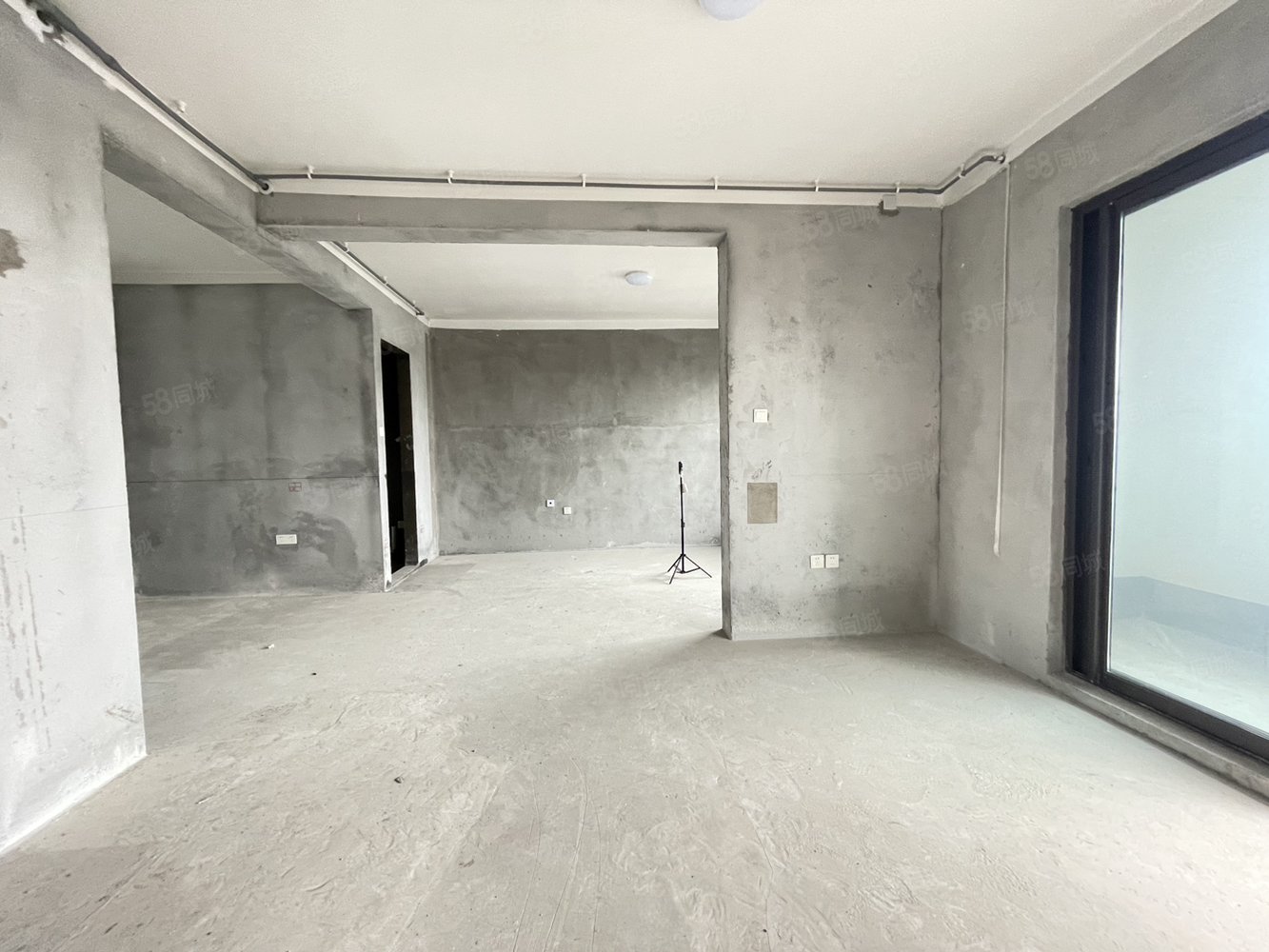 世茂建杭国风澜园3室2厅2卫102㎡南北188万