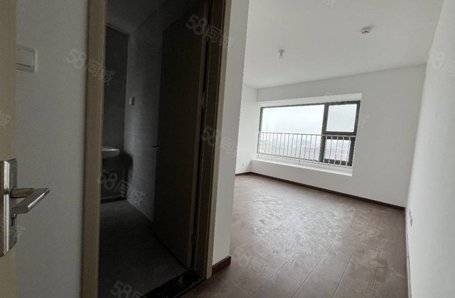 二中对过 锦绣学府 儒辰辰悦 全新未住三室两卫 无遮挡