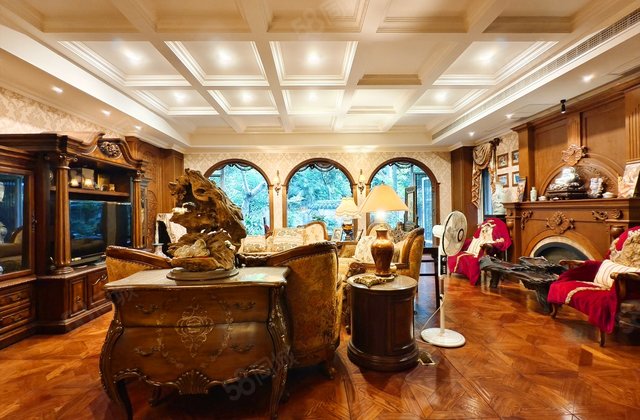 天鹅星座5室3厅274㎡798万二手房图片