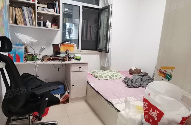 房东急售！昌润莲城三叶草户型，送车位！储藏室仅售105.8万