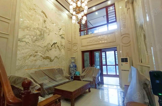 豪进山湖珺璟5室2厅268.14㎡390万二手房图片