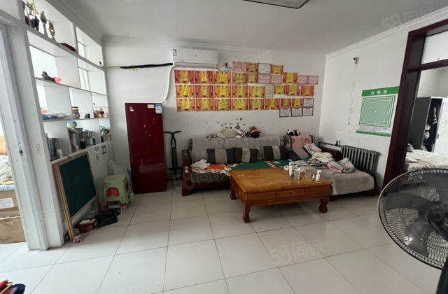 鸿顺花园 教师新村 月亮湾 三里铺小区，停车方便，阳光实验