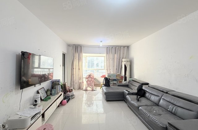 急售 阿卡三室 带车位 好楼层 六千多 仅售64.8万