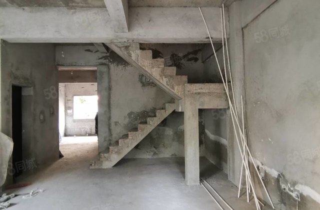 宏美家园6室4厅370㎡228.6万二手房图片