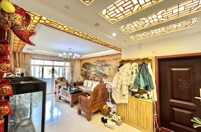 凤凰新城好楼层带独立车库赠玉石床两张！精装修免大税带储藏室！