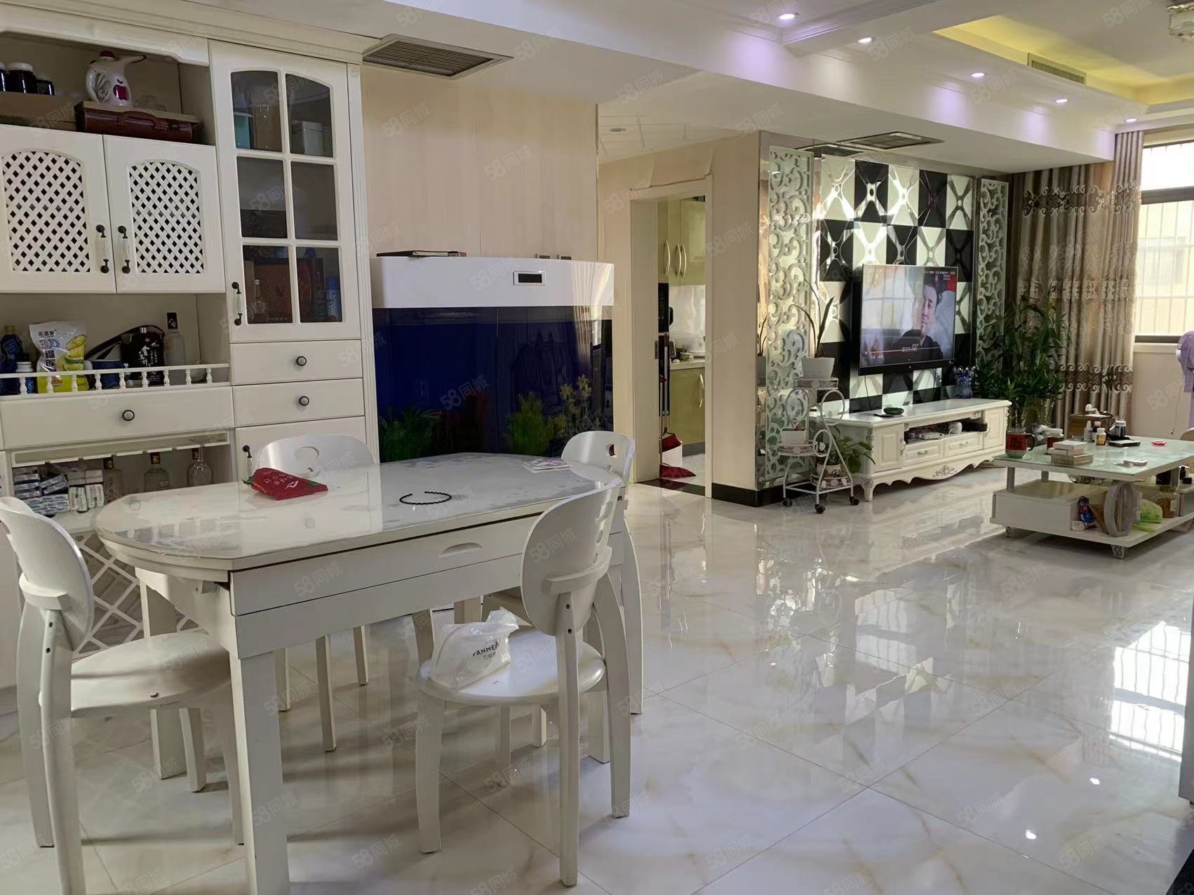 丽阳春都3室2厅2卫128.88㎡南82万