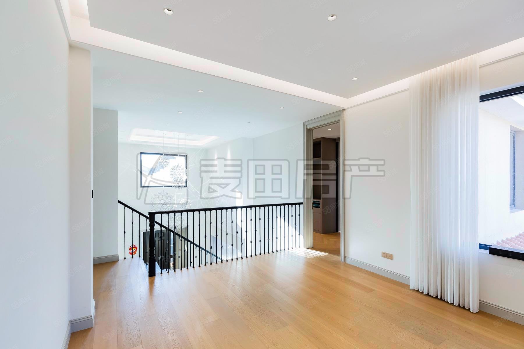 裕京花園別墅5室3廳4衛(wèi)291.11㎡南北2900萬