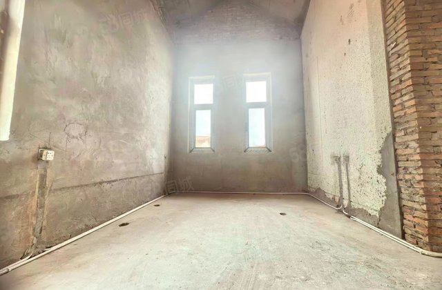 绿茵花园别墅5室2厅233.7㎡656万二手房图片