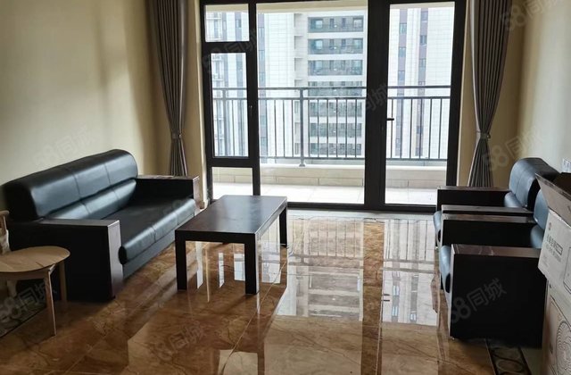 ! 碧桂园翡丽湾 次新小区 板楼 近医院 电梯房 双卫 急卖