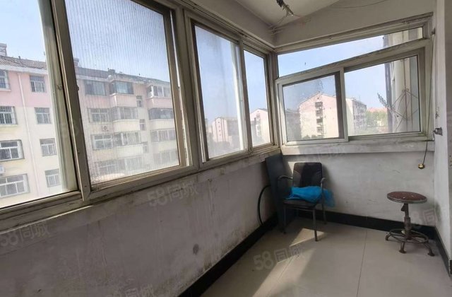 急售，火车站附近柳泉花园，三室边户，储藏室
