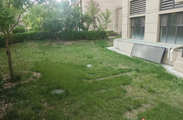 310平246 带院下沉带车位可按揭随时可看房