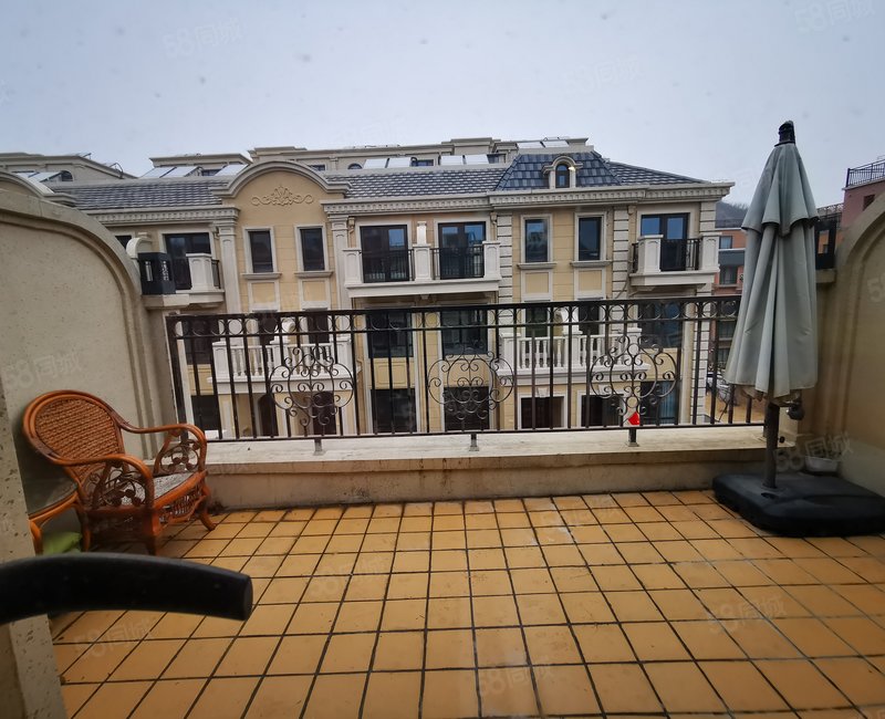 首创澜茵山联排别墅,带电梯,精装修,520万,拎包住