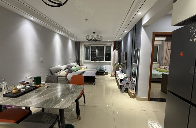 新一中旁边  车位地下室  精装修 拎包入住  需要的联系