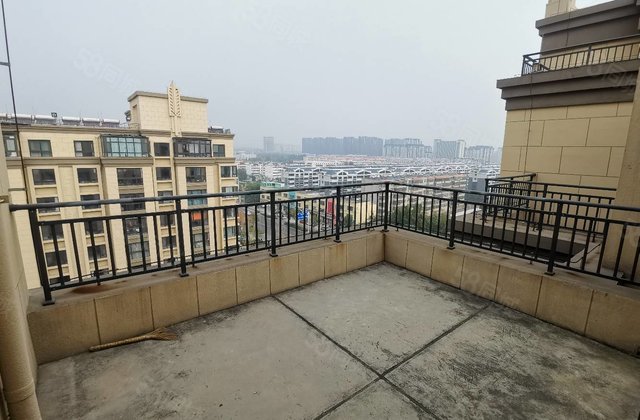 5分泰安恒泰不动产满二年泰山宝龙广场凤台路白马石花园b区2014年建造