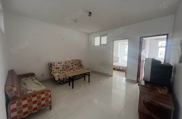 水岸新城 三室 带地上大车库 二楼 新城邦 香格里 价格可议