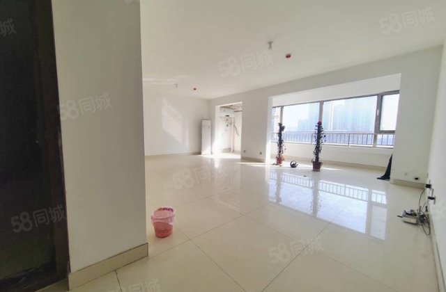 润景苑 大平层 中层 带车位 双阳台双卫 商品 南北通透