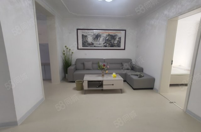 东昌湖北邻精装一楼带院   一套 看房有钥匙