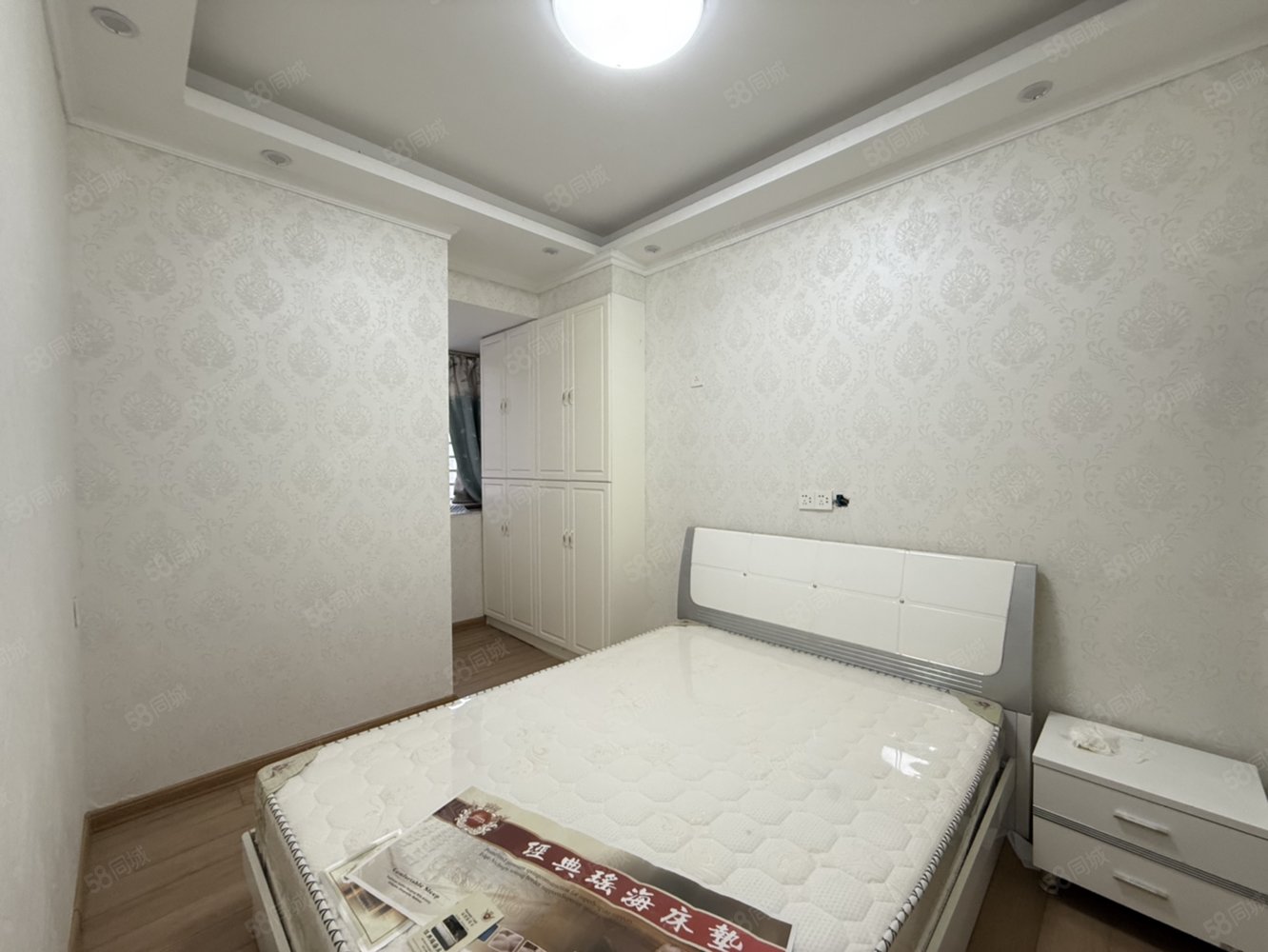 奥林清华3室2厅1卫111㎡南北52万