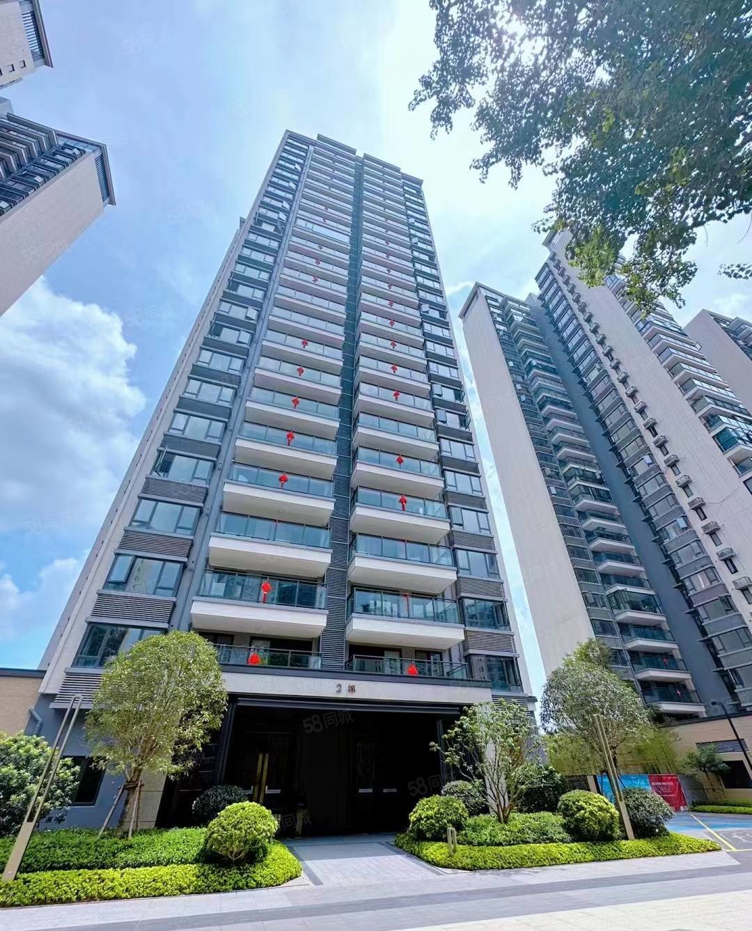 保利君悦湾4室2厅3卫146.14㎡南北290万