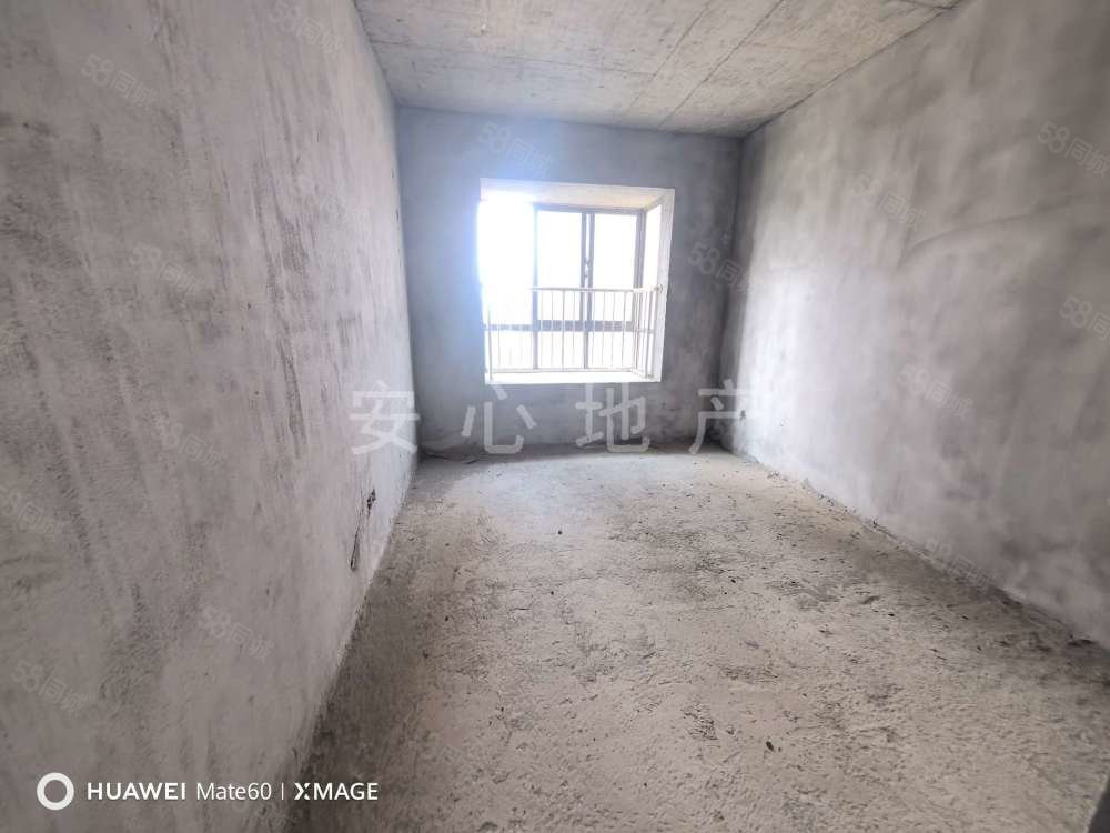 东湖花苑3室2厅1卫120㎡南北96万