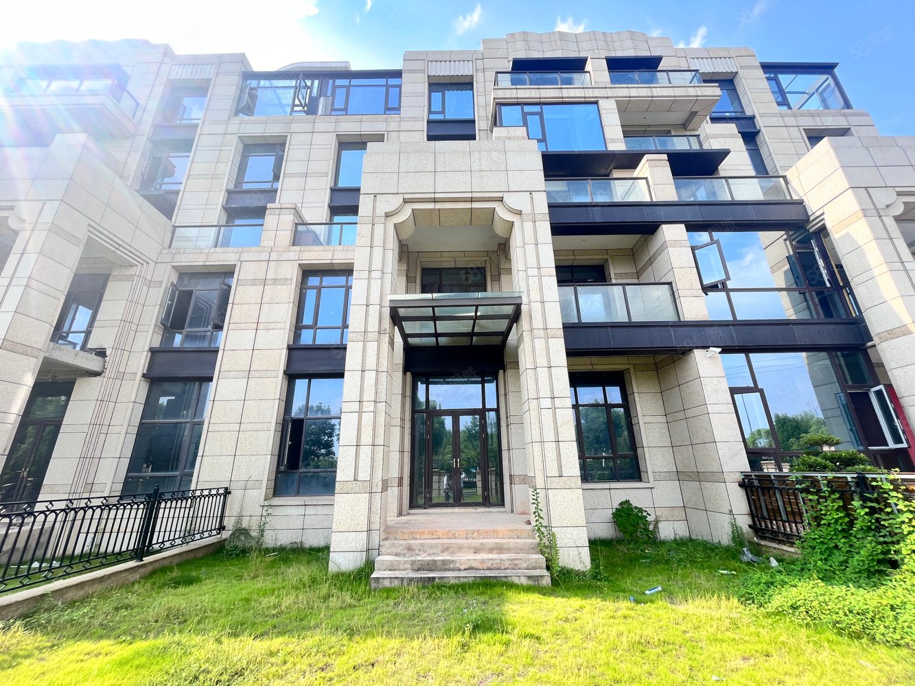 联泰天禧别墅下叠前后双花园上下三层带3个车位诚意出售