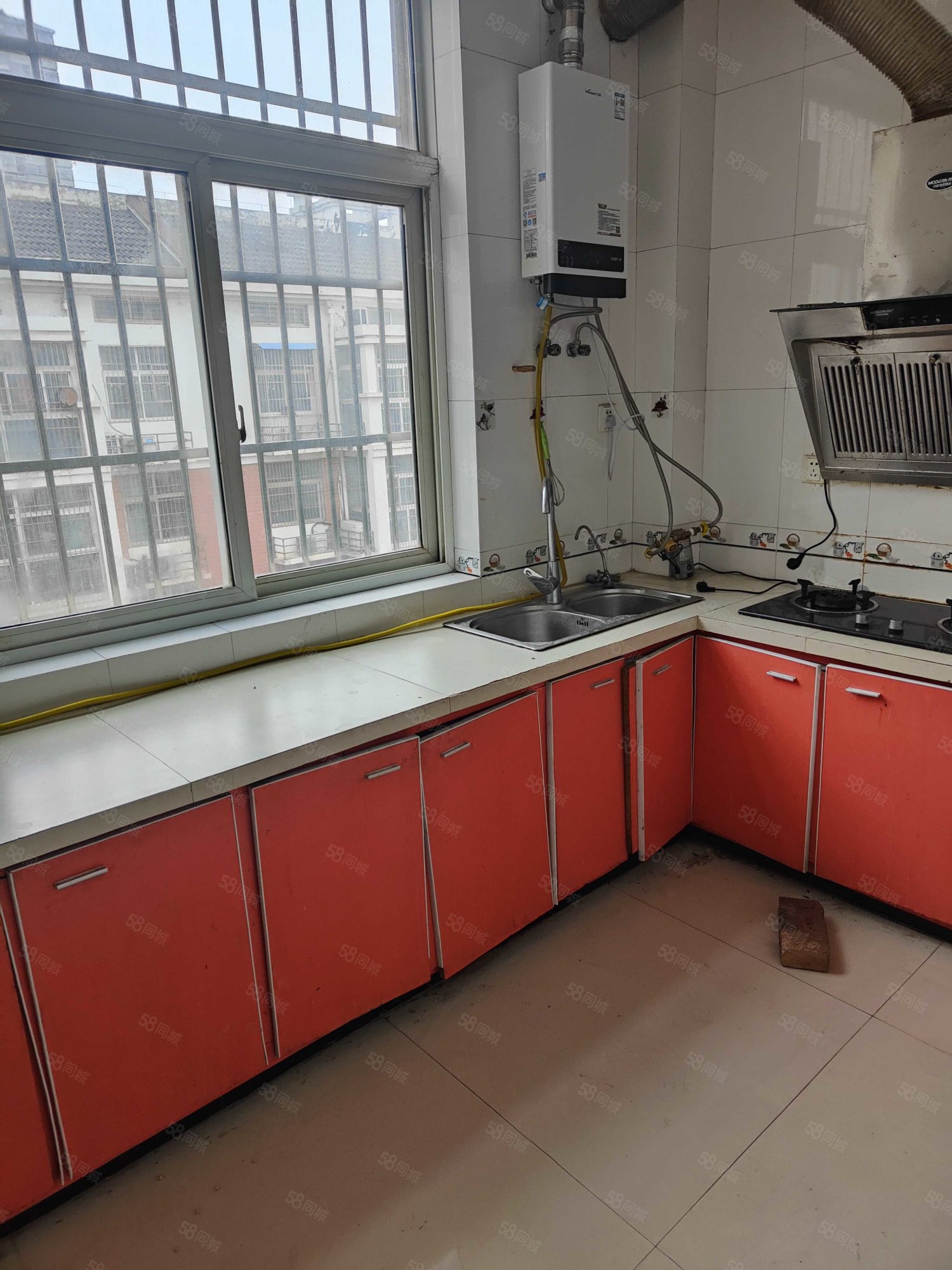 天赐良苑4室1厅1卫109㎡南46万