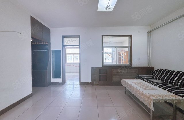 文轩 八中 二实验 龙山南区 三室两厅一卫 随便停车