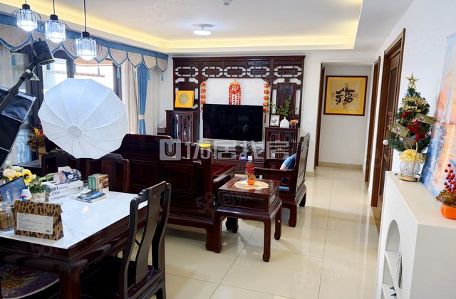 万科城(南区)4室2厅123㎡113万二手房图片