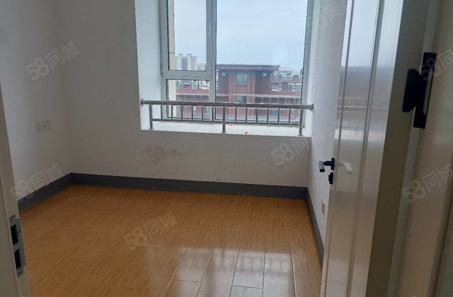 城市芳华松桂府西邻清风和庐3室2厅2卫带车位地下室可贷款