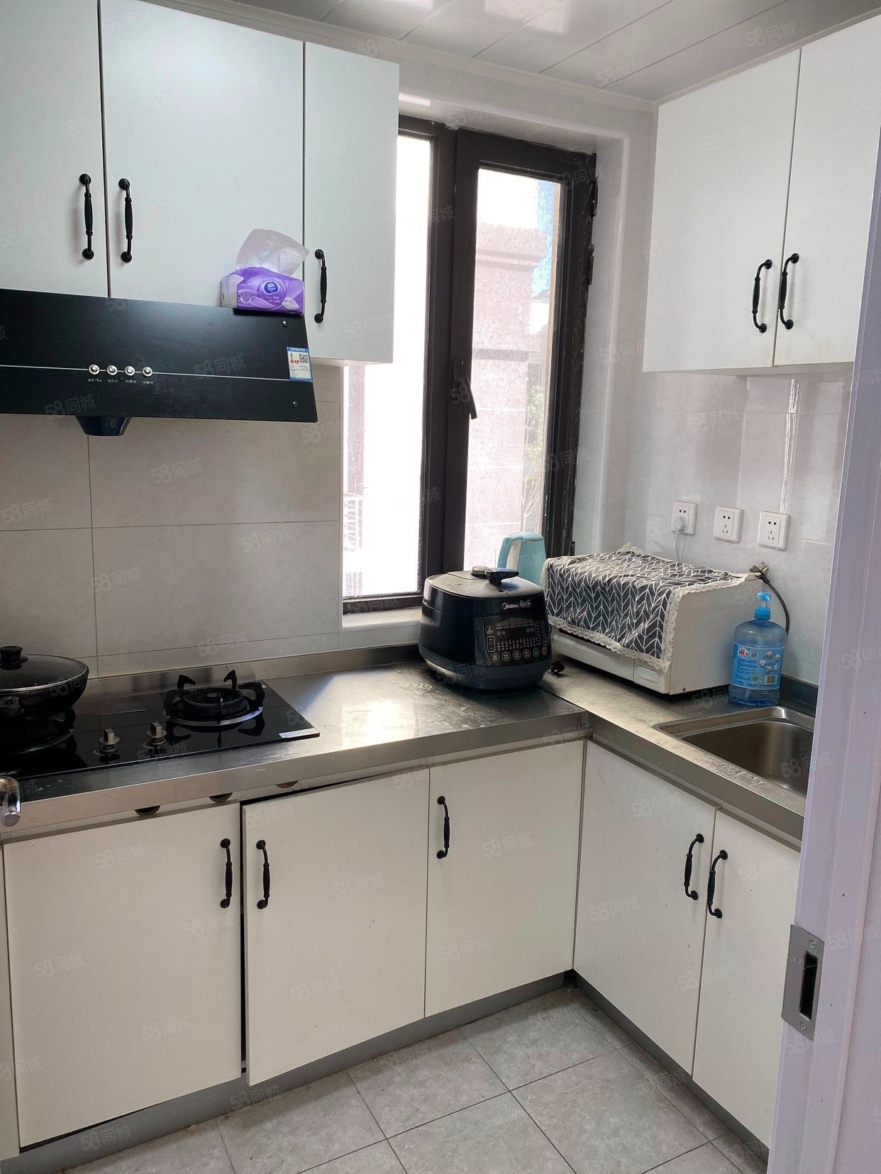 國瑞熙墅二區(qū)2室1廳1衛(wèi)76㎡南300萬