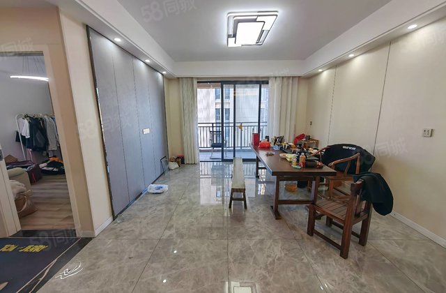 大润发国际广场4室2厅133㎡165万二手房图片