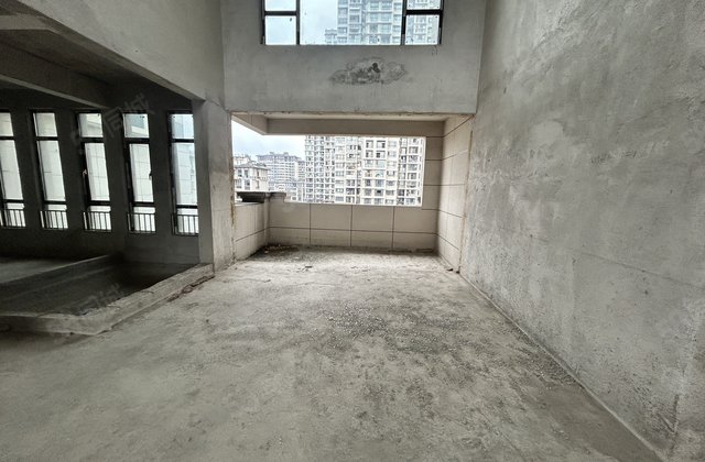 悦融湾6室3厅305㎡148万二手房图片