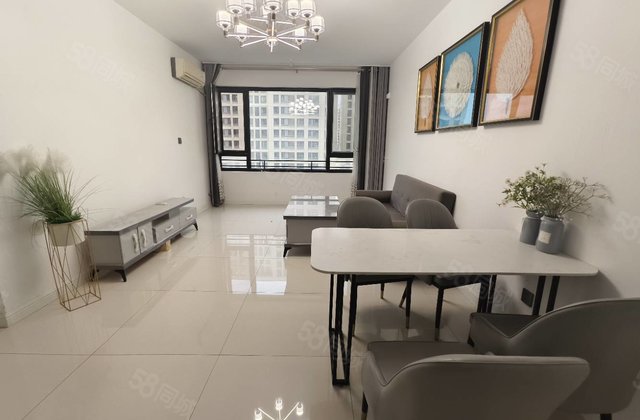 精装三室两厅，带车位储藏室 电梯房 满二 产权清晰 动静分离