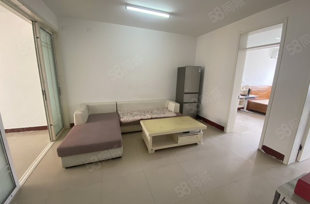 39 市医院旁北顺    3室1厅证过2年房东诚心卖 有钥匙