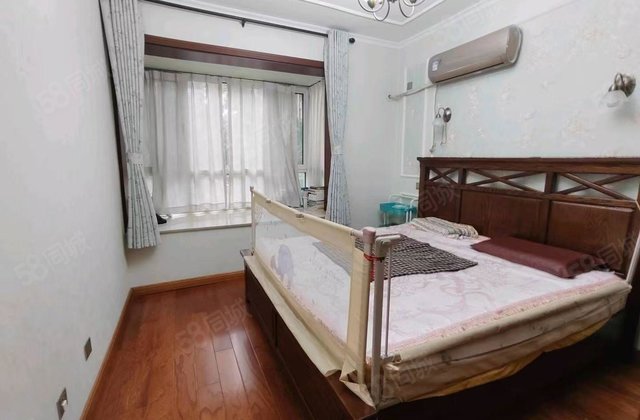 经开英伦花园 3房 周边配套完善