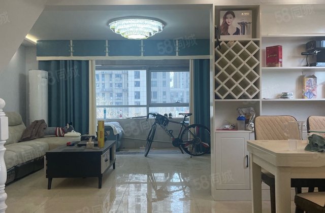 当代国际广场(商住楼)3室2厅2卫