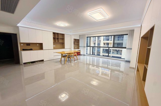 听湖九园3室2厅114.41㎡90万二手房图片