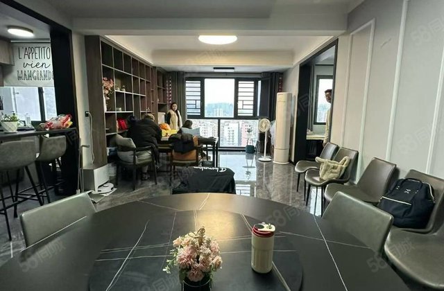 锦鹏国际3室2厅120㎡46.8万二手房图片